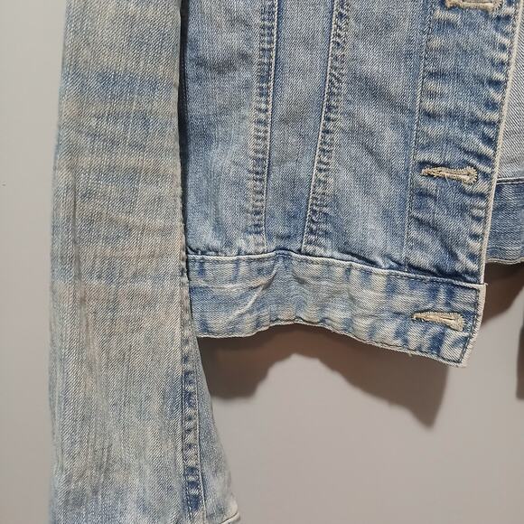 H&M Denim Jean Jacket Womens 8 Trucker 100% Cotton Light Acid Wash Distressed - Picture 3 of 9